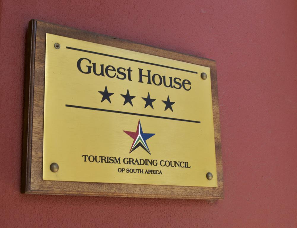 African Moon Corporate House เคมป์ตัน พาร์ค ภายนอก รูปภาพ